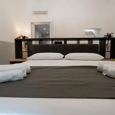 Virgilium Apartment *